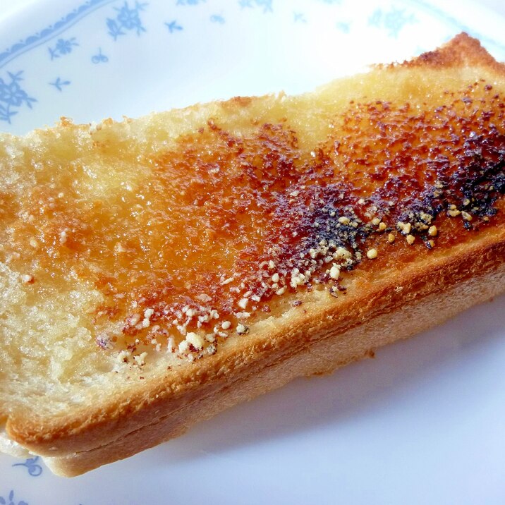 ☆カリカリジュワ～♪　粉チーズ蜂蜜のトースト☆